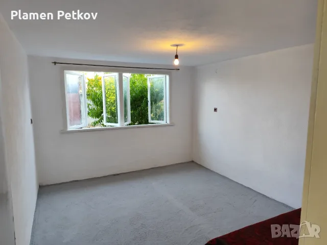 Продава се триетажна къща  с гараж 300 кв. м. в гр Бяла в съседство с гр. Обзор  , снимка 9 - Къщи - 55511188