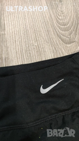 Nike M size Дамски спортни шорти Найк, снимка 3 - Къси панталони и бермуди - 54371936