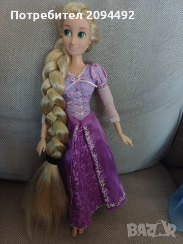 Оригинална Дисни Кукла Рапунцел Dsiney Store от 2010, снимка 2 - Кукли - 54281268