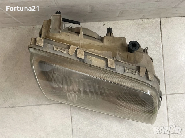 Mercedes C-class W202 десен фар оригинален 1305230125, снимка 2 - Части - 55133295