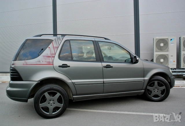 Mercedes-Benz ML 320 ГАЗ*AMG*NAVI*, снимка 10 - Автомобили и джипове - 54783665