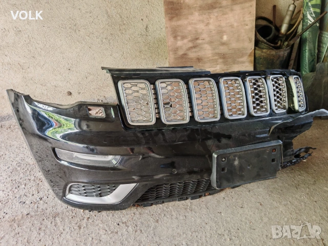 оригинална решетка, бъбреци за jeep grand cherokee wk2 Summit 2019, снимка 4 - Части - 55283370