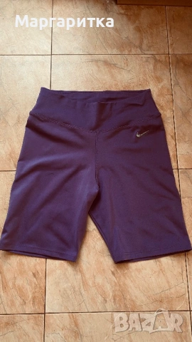 Подарявам дамски спортни клинове !