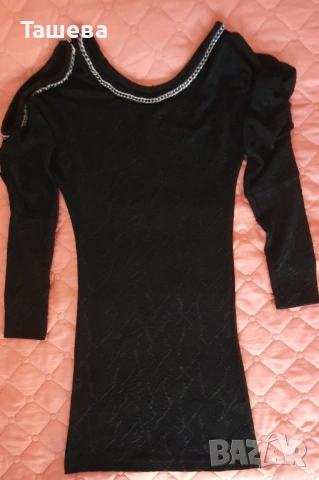 Елегантна черна рокля 