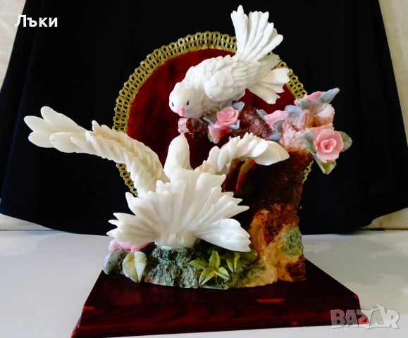 Порцеланова скулптура Бели Гълъби,Napoli Collection 2.5 кг. , снимка 9 - Статуетки - 54988456