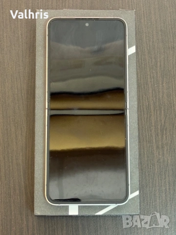 Samsung Z Flip 7 128GB White / КАТО НОВ! / 2г. ГАРАНЦИЯ!, снимка 4 - Samsung - 54686151