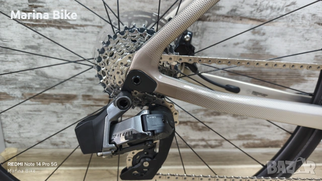 НОВ карбонов шосеен велосипед Argon 18 Equation SRAM Rival AXS D1 DT Swiss | M, снимка 7 - Велосипеди - 55265837