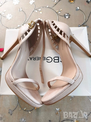 Обувки на висок ток , снимка 2 - Дамски обувки на ток - 54205505