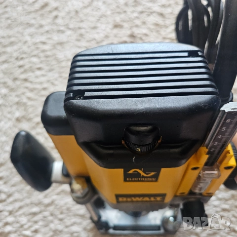 Dewalt DW625E 2kW оберфреза, снимка 4 - Други инструменти - 55002701