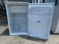 Малък хладилник с камера Whirlpool, снимка 1
