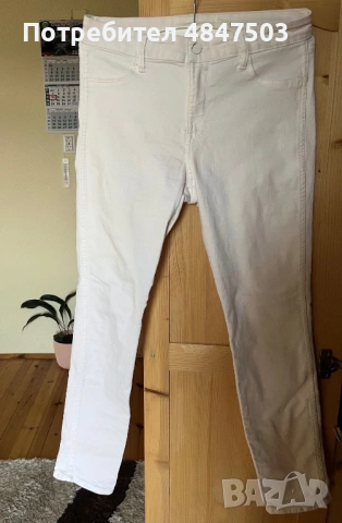 Бели дънки slim jeans. 