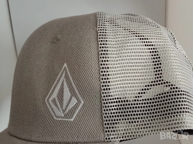 OS Volcom Мъжка шапка с козирка с мрежа сива Trucker Cap Hat, снимка 3 - Шапки - 54074770
