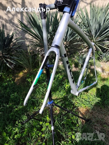 Рамка с вилка TREK Domane ALR 4 (60), снимка 3 - Части за велосипеди - 54304255