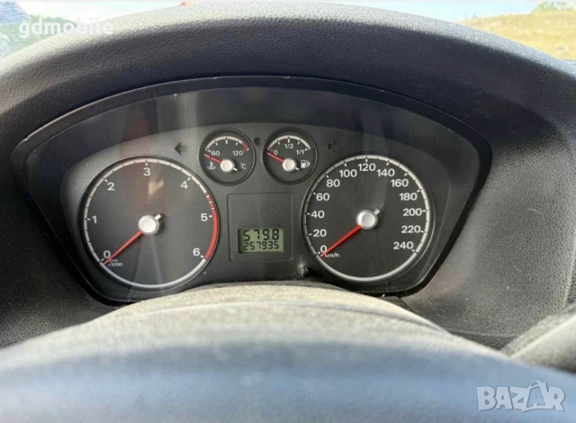 Ford Focus 1.6, 90к.с., снимка 8 - Автомобили и джипове - 53426310