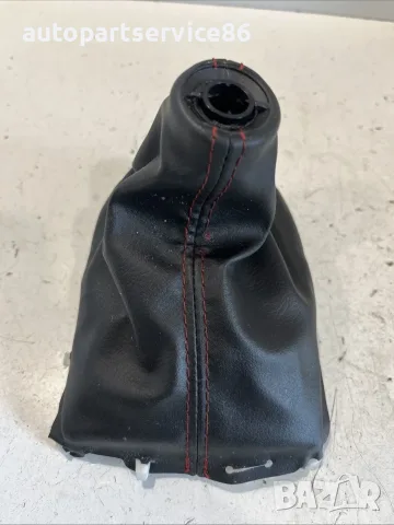 Централна кожена лайсна около скоростен лост за Mazda 3 2.2D (2015) T86386T OEM, снимка 2 - Части - 55568998