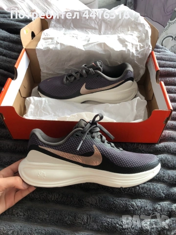Нови обувки Nike 