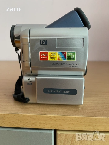 Дигитална мини камера Sony, снимка 3 - Камери - 54157759