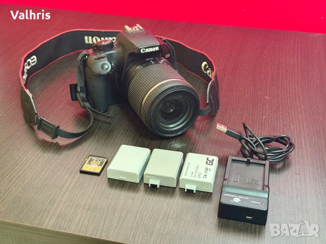 Canon EOS 1000D + обектив 18-200mm, 3 батерии и зарядно