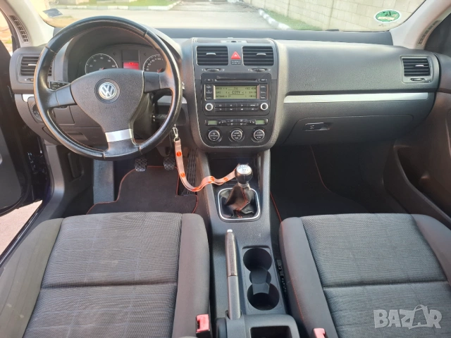 VW Golf V 1.6бензин 147000км.Доказуеми Нов Внос, снимка 13 - Автомобили и джипове - 54003766