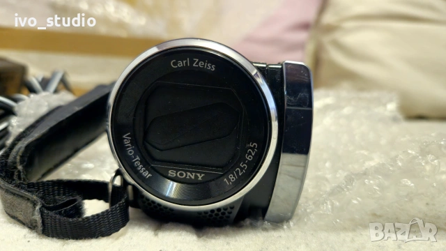Видеокамера Sony Handycam HDR-PJ200, снимка 3 - Камери - 54996971