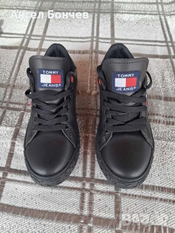 дамски маратонки tomy Hilfinger, снимка 2 - Маратонки - 54334647