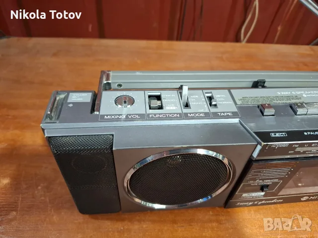 Продава се касетофон Hitachi TRK-6701L, снимка 5 - Радиокасетофони, транзистори - 55388798