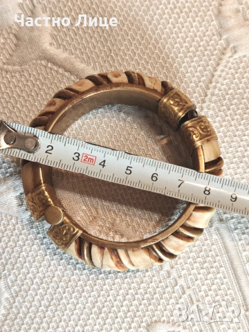 Стара Бронзова Гривна с Кост и Орнаменти. Отлично състояние., снимка 3 - Антикварни и старинни предмети - 53961767