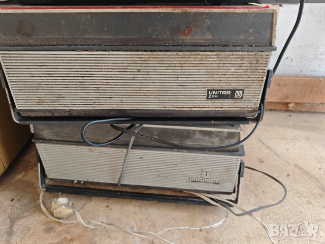 Продавам стари касетофони , телевизори ,списания , магнетофони ., снимка 2 - Антикварни и старинни предмети - 54087184