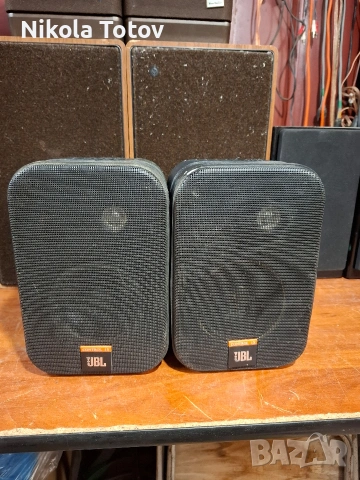 Продават се тонколони JBL Control 1X. 