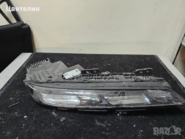 Десен фар за BMW 7 G70 desen far бмв 7 г70