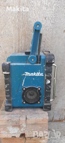 Макита радио строителна, снимка 3 - Радиокасетофони, транзистори - 54464347
