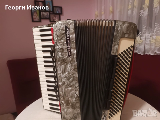Продавам Акордеон Велтмайстер Стела 120 Баса, снимка 2 - Акордеони - 54468678