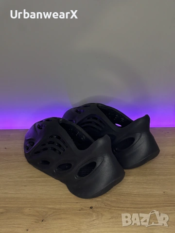 Adidas Yeezy Foam RNNR US6, снимка 3 - Джапанки - 54776064