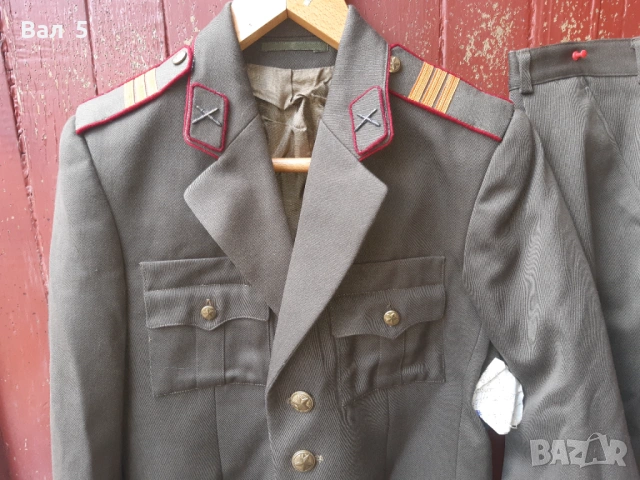 Военна соц униформа старшина БНА , НРБ. КАТО НОВА, снимка 3 - Антикварни и старинни предмети - 54081342