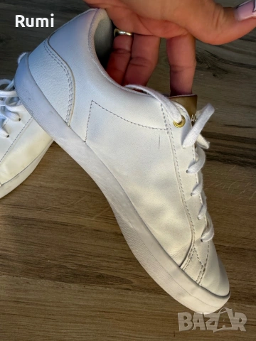 Оригинални бели кожени кецове LACOSTE ! 39,5 н, снимка 3 - Кецове - 54794354