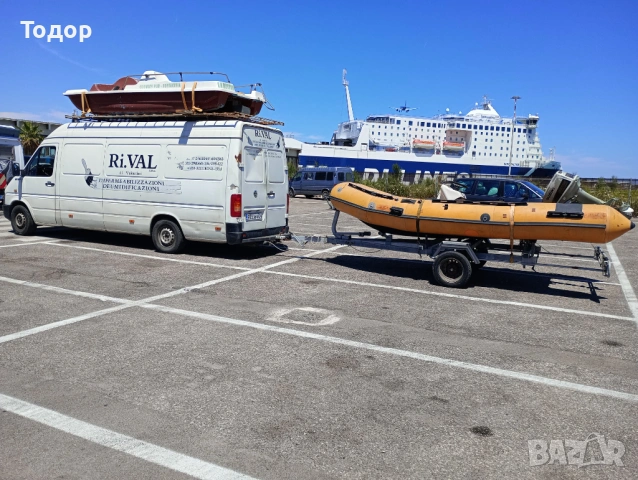 Продавам Лодка Rib-Bat 4,5м дълга, с конзола, волан, червяк и жила, внос от Италия, снимка 2 - Воден транспорт - 54870620