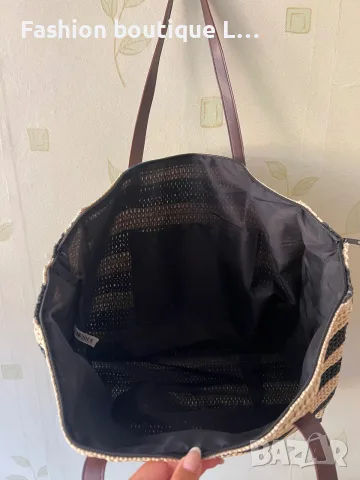 15 евро чисто нова лятна чанта с цип и вътрешен джоб тяло бежово и черно райе и кафеви кожени дръжки, снимка 4 - Чанти - 55425433