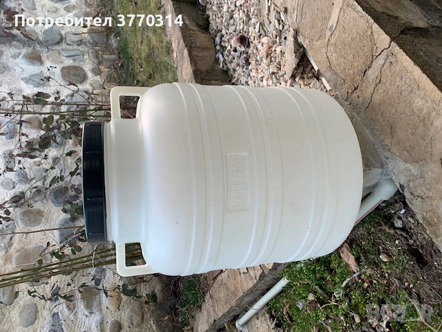 пластмасови бидони