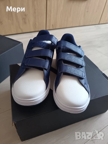 Спортни обувки Адидас , снимка 2 - Детски маратонки - 53985891
