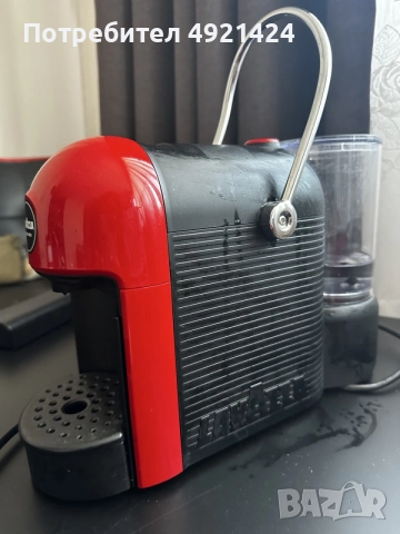 кафемашина на капсули Lavazza, снимка 2 - Кафемашини - 55691722