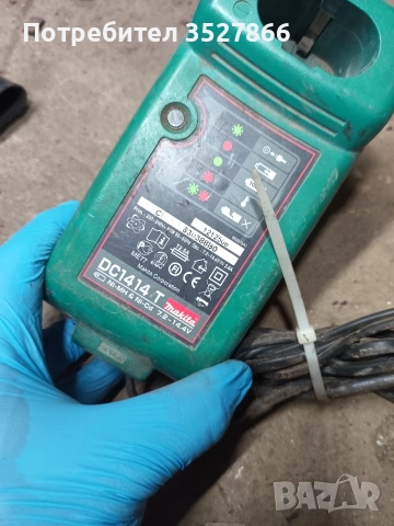 Зарядно Makita  за винтоверт , снимка 2 - Други инструменти - 55138869