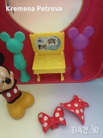 Игрален комплект „Disney Minnie Mouse Fashion on the Go“ от 2011 г., произведен от Mattel, снимка 6 - Други - 55216328