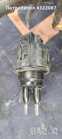 Помпа чистачки за Volkswagen Touran II 2011-2015 1.6 TDI 105к.с., снимка 4 - Части - 54589853