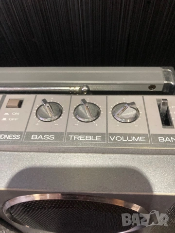 HITACHI TRK-6701W VINTAGE RETRO BOOMBOX радио касетофон, снимка 12 - Радиокасетофони, транзистори - 54778620