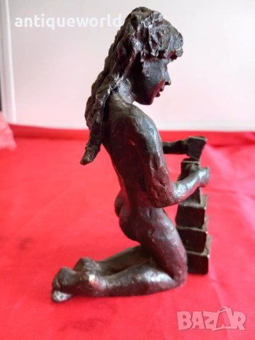 Astrid Veldhuyzen-Koppen, Бронзова Пластика Момиче с Кубчета, снимка 4 - Антикварни и старинни предмети - 54954152