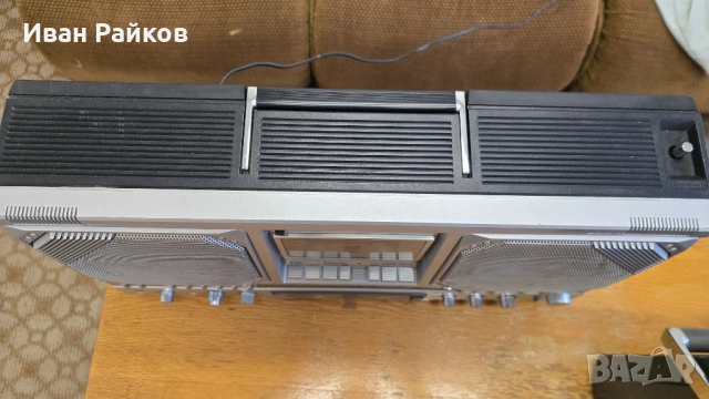 Продавам касетофон AKAI AJ-530, снимка 2 - Радиокасетофони, транзистори - 54129007