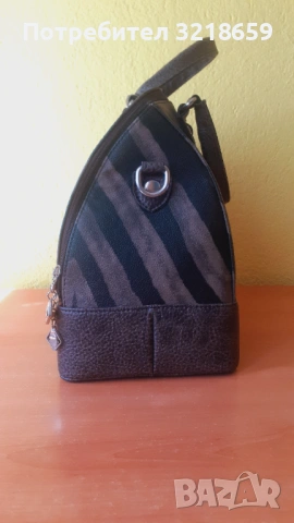 Дамска чанта, снимка 6 - Чанти - 53981639