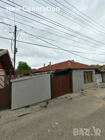 Къща в Центъра на гр.Силистра, на 100м от Дунавската градина, с нов покрив и дограма, 9 стаи, снимка 8 - Къщи - 55515855