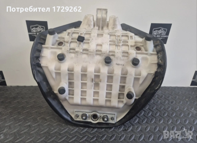 Седалка от Suzuki Boulevard, Intruder, M109R, снимка 2 - Мотоциклети и мототехника - 54948318