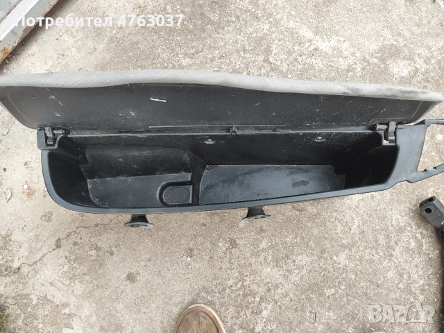 жабка трети ред от Форд Галакси